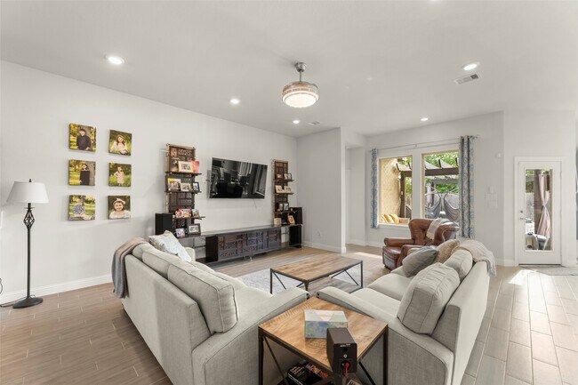 Building Photo - 1939 Shallow Canyon Ln