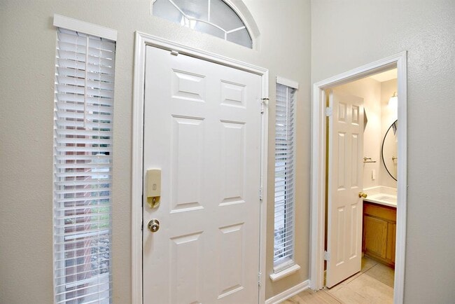 Building Photo - 610 Sparkling Brook Ln