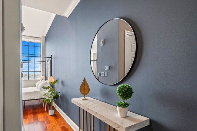 Building Photo - 1421 N 5th St