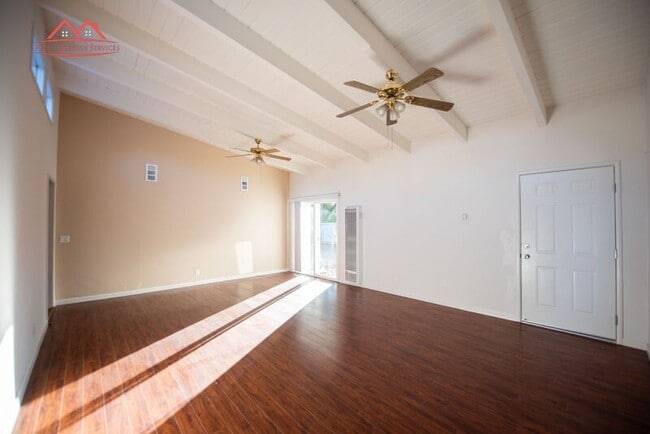 Building Photo - 855 Rorke Way