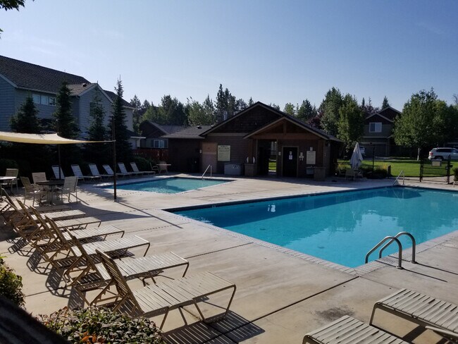 Building Photo - 63118 Dakota Dr