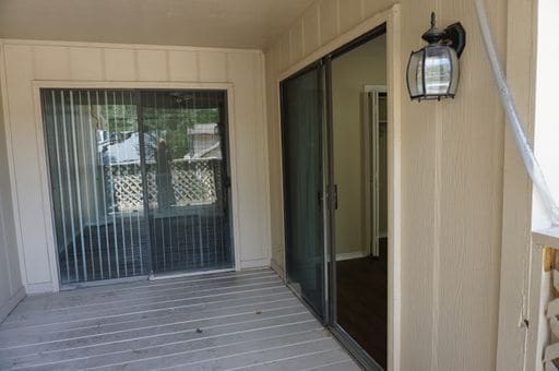 Building Photo - North Central SA - Thousand Oaks / 281 / 1604