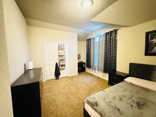 Building Photo - 3417 Aubree Katherine Dr