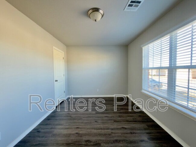 Building Photo - 6018 E 147th St S