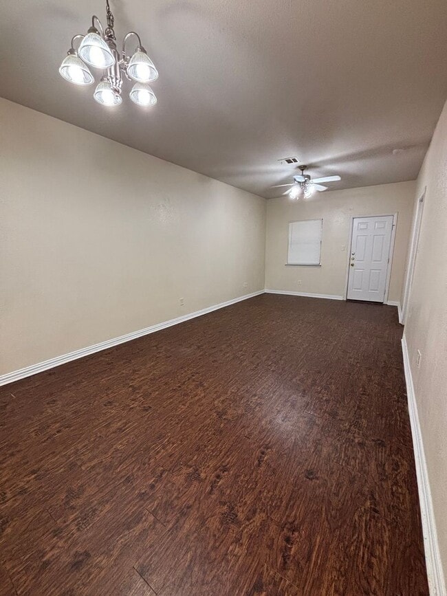 Building Photo - 3112-3114 S Cherry Ln