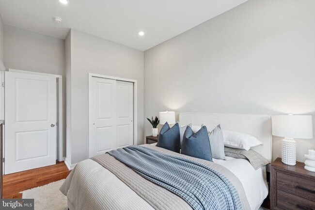 Building Photo - 100 Forrest Ave