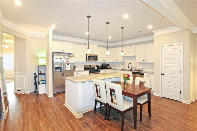 Building Photo - 2273 Buford Town Dr