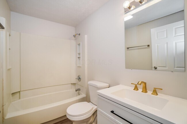 Building Photo - 3137 Dewbourne Dr