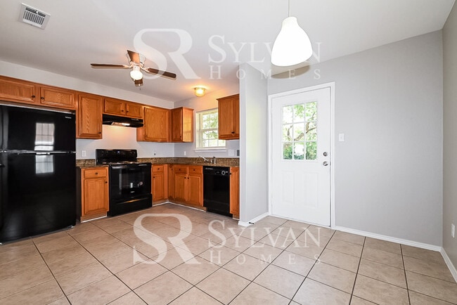 Building Photo - Coming HOME never felt so good!