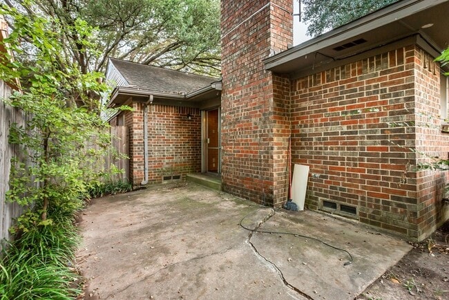 Building Photo - 7544 Brentcove Cir