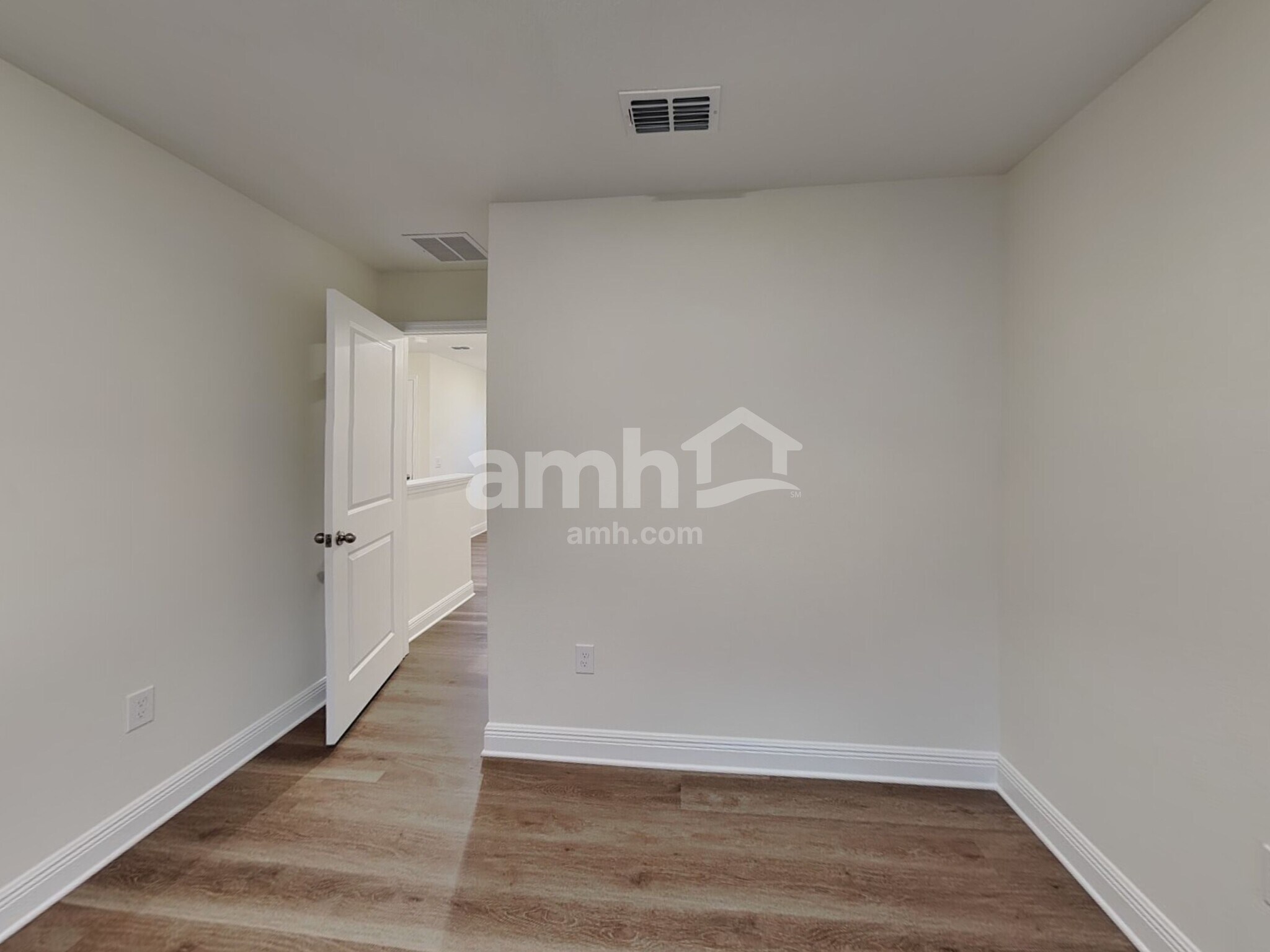 Building Photo - 5964 Sycamore Pl St