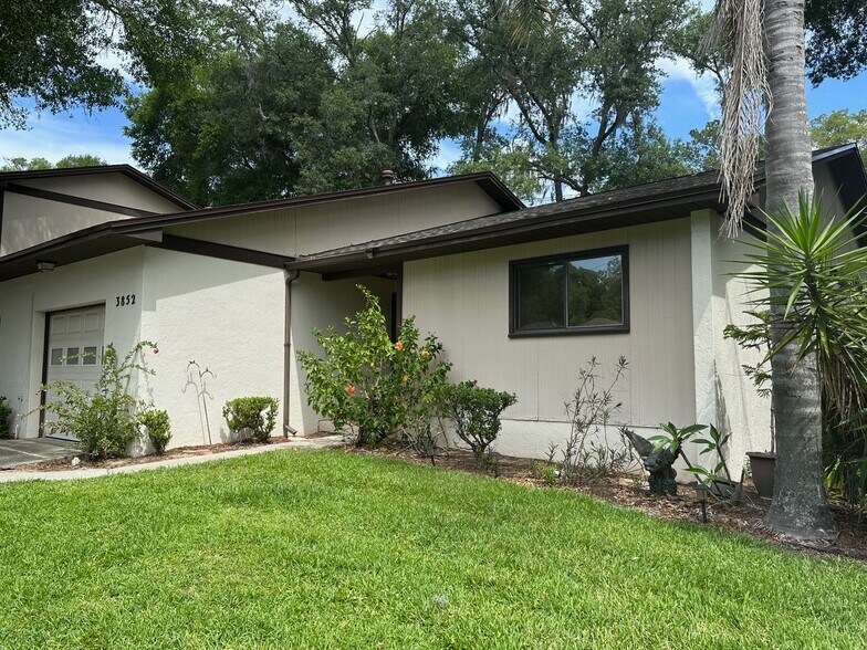 Primary Photo - 3852 NE 19th Street Cir