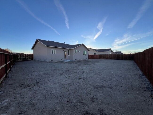 Building Photo - Beautiful 4 Bedroom Home in Fallon