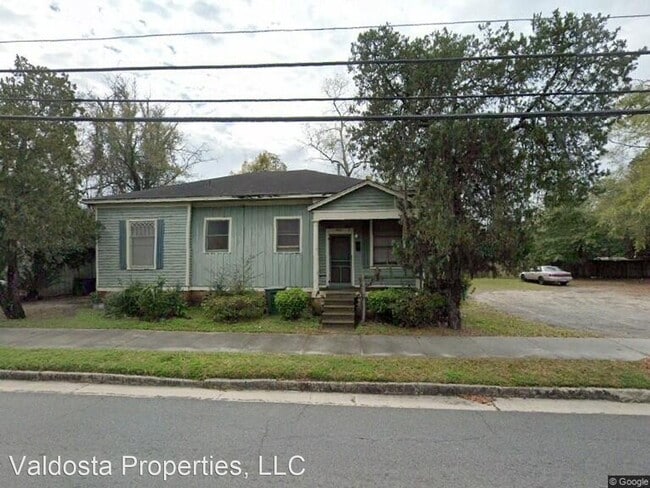 Primary Photo - 405 River St