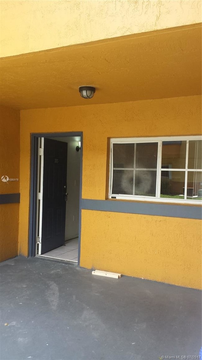Building Photo - 14901 SW 82nd Ter