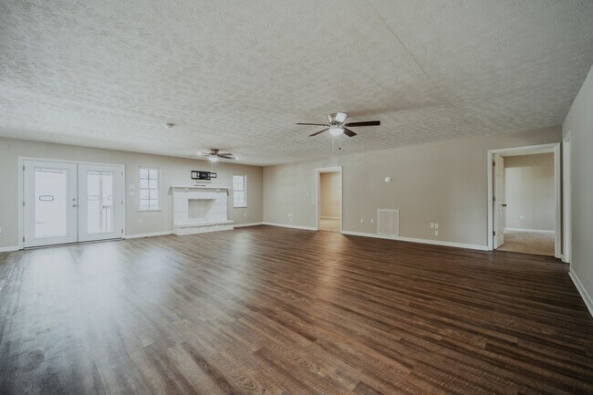 Building Photo - SHORT TERM - Spacious 3-Bedroom home with Wrap-Around Porch