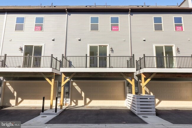 Building Photo - 2176 Glacier Rd