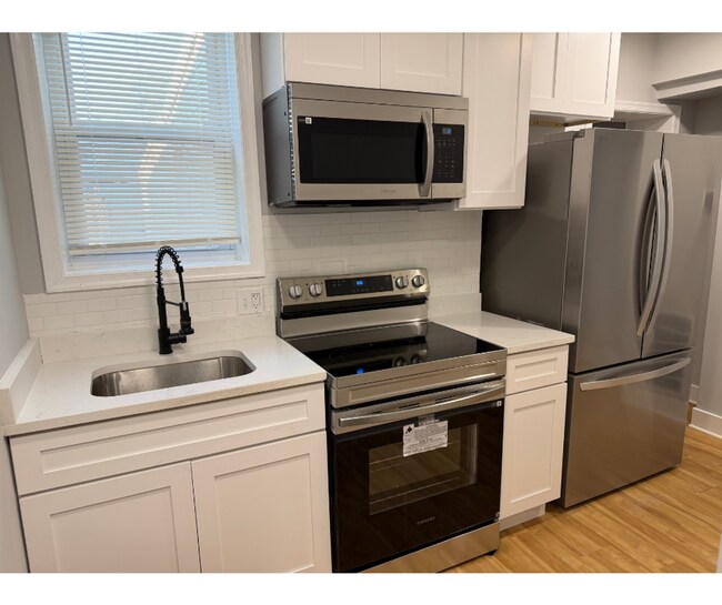 Building Photo - 1628 Benhill Ave