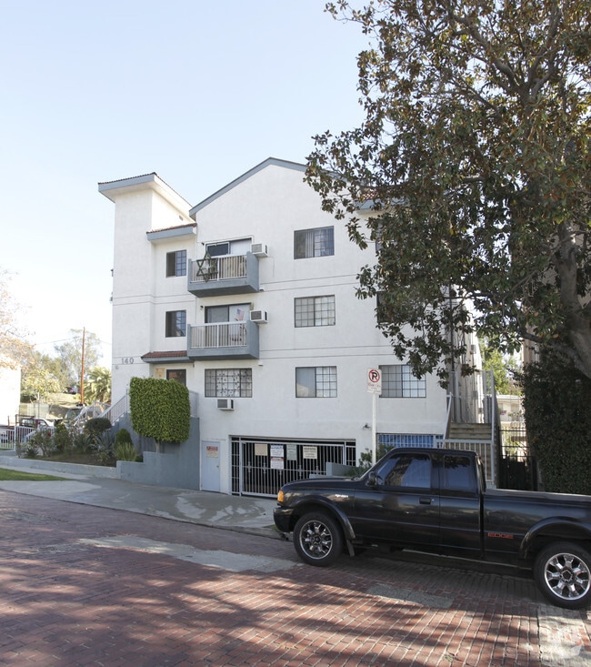 Building Photo - 140 N Commonwealth Ave