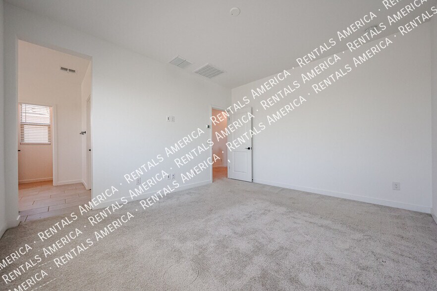 Building Photo - 9329 East Sebring Avenue