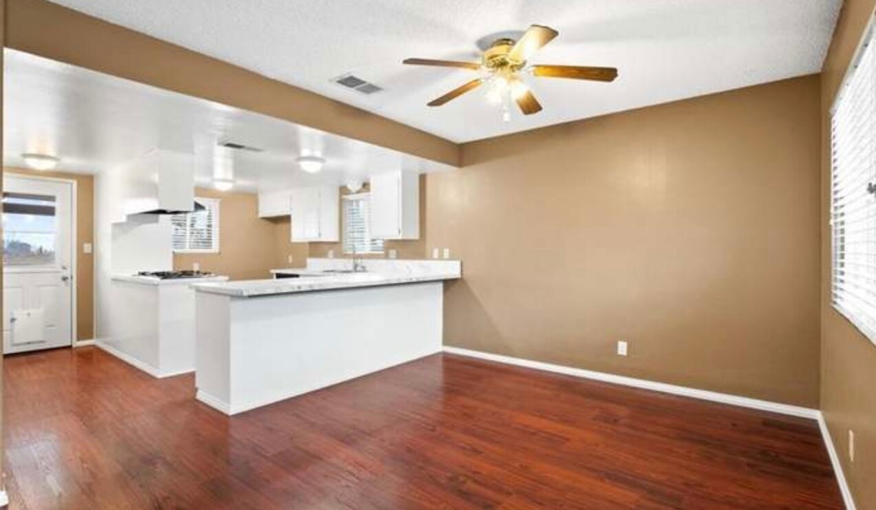 Building Photo - 4551 W Avenue L14