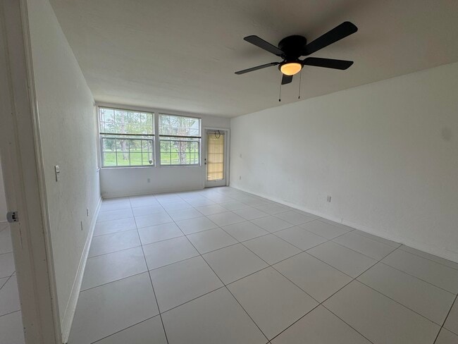 Building Photo - 1803 Palm Beach Trace Dr