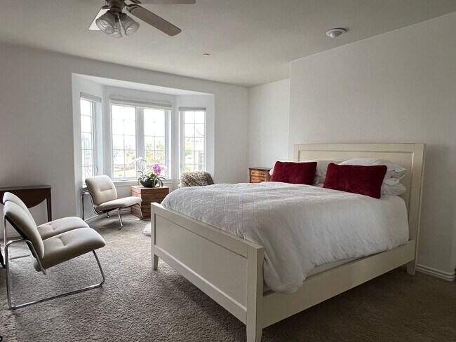 Building Photo - BEAUTIFUL 3 Bed 3.5 Bath Townhome in Dakota Ridge Village in North Boulder