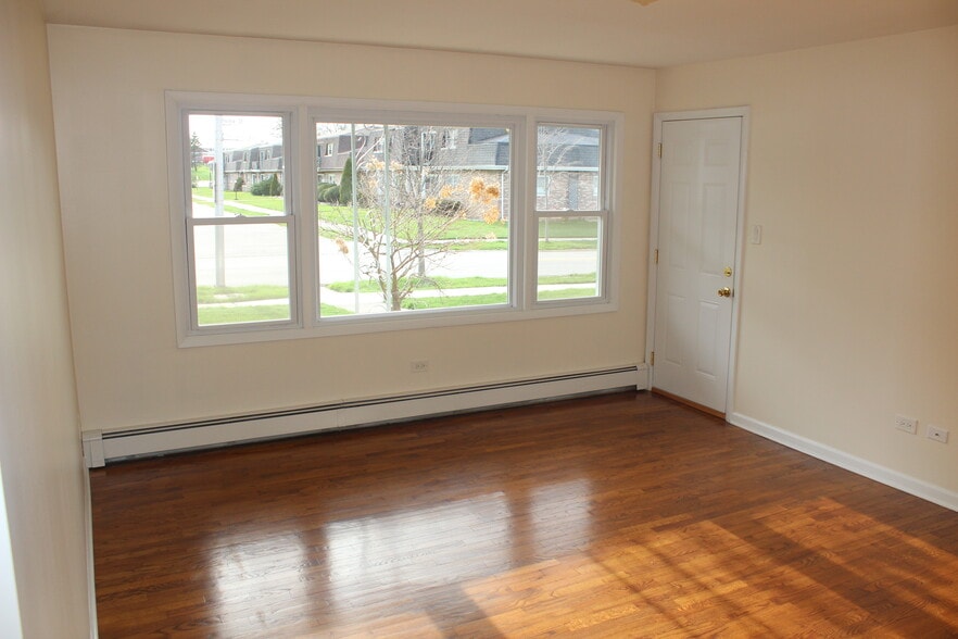 Building Photo - 14437 S Ravinia Ave