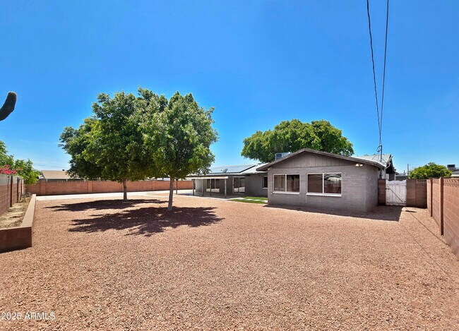 Building Photo - 13121 N 21st Dr