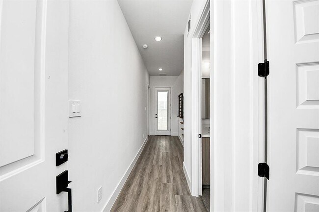 Building Photo - 3604 Runnels St
