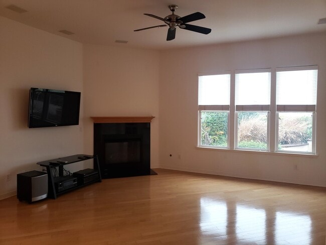 Building Photo - One Story Carmel Valley House, Cul-de-sac, 3 car garage, OCEAN VIEW