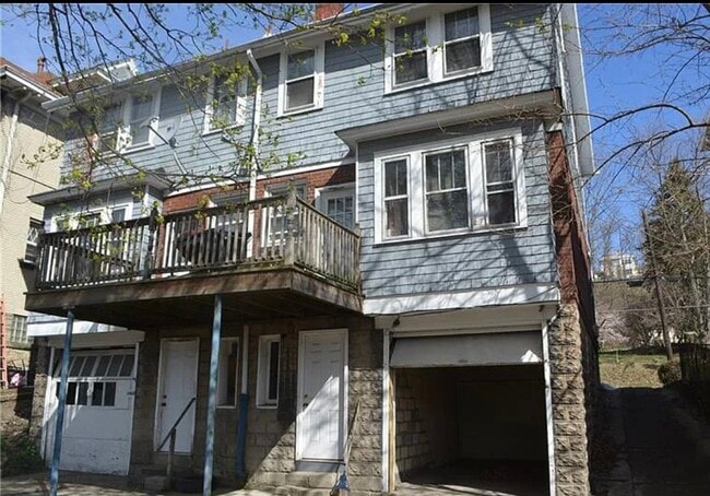 Building Photo - 967 Davis Ave