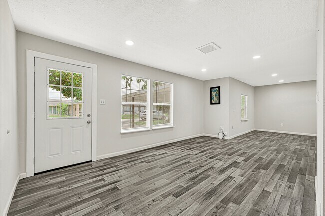 Building Photo - 3302 Stallings Dr