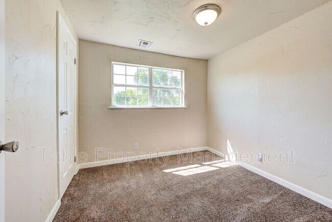Building Photo - 4209 NE 16th St