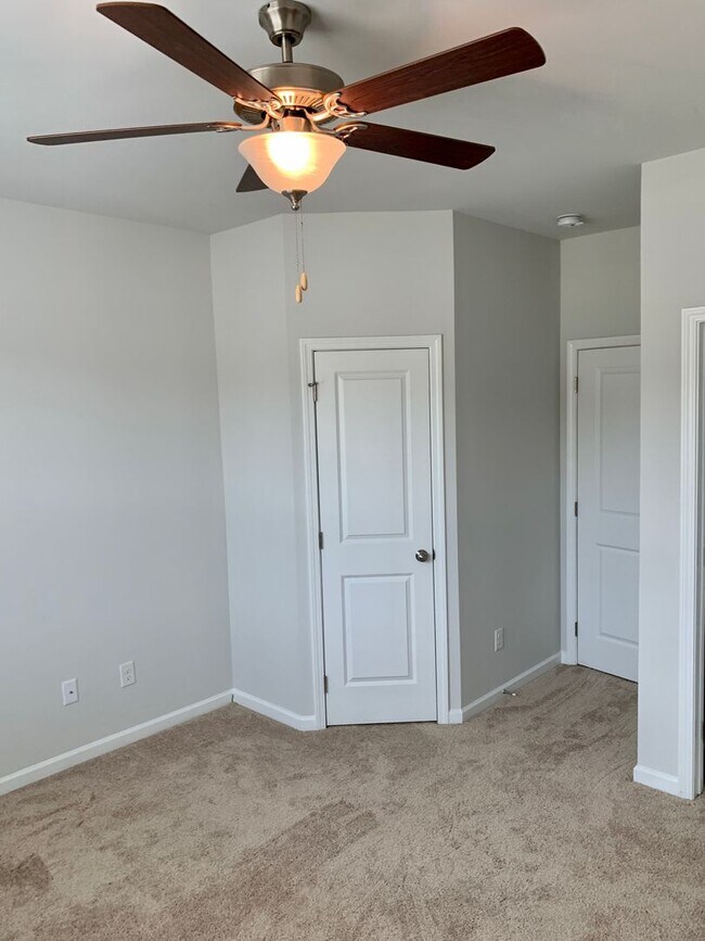 Building Photo - 600 Cunninghame Ct