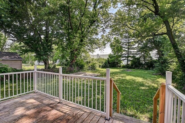 Building Photo - 2999 Clover Dr