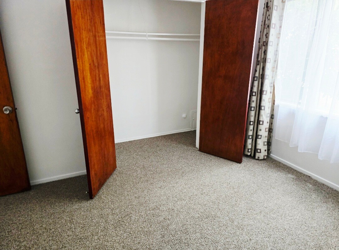 Bedroom one walk in closet - 1610 Preuss Rd