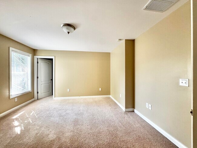 Building Photo - 3020 Blackford Pkwy