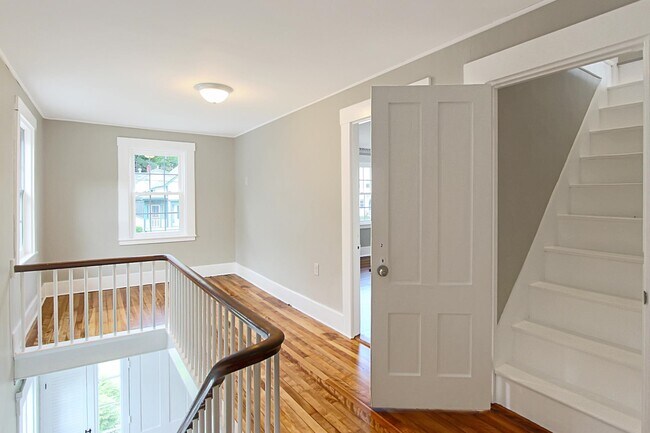 Building Photo - 35 Souhegan St