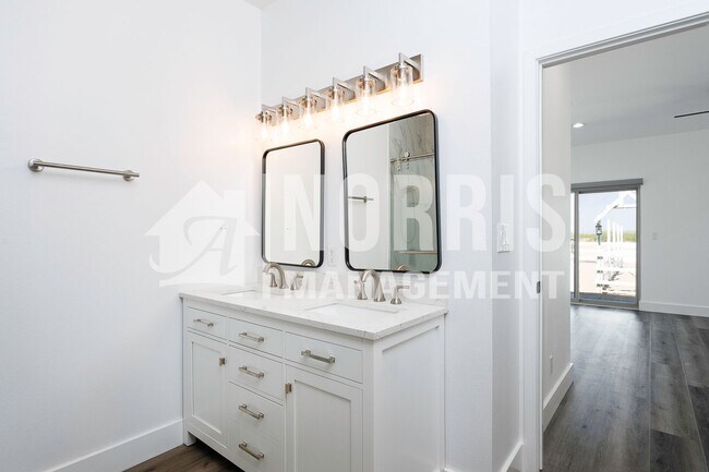 Building Photo - Brand New Home with Beautiful Updates!