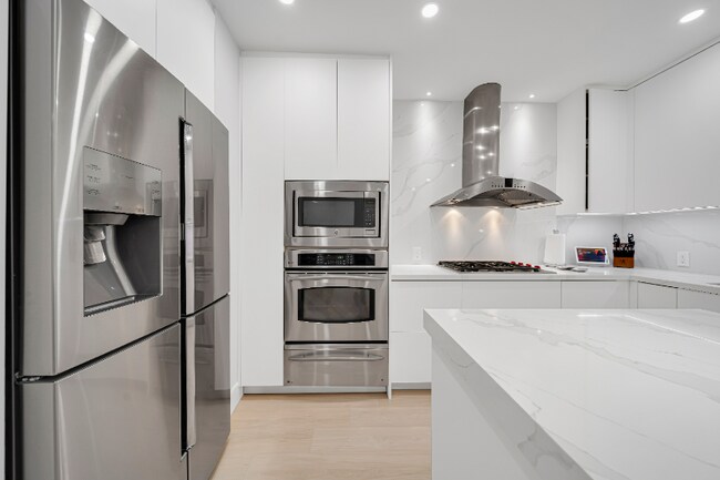 Building Photo - 1941 SW 18th Ave