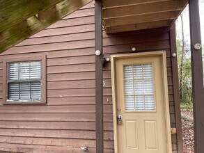 Building Photo - 2BED/2BATH DOWNSTAIRS NEAR GOV SQ