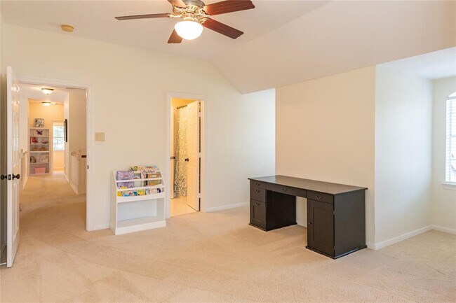 Building Photo - 43 N Greenvine Cir