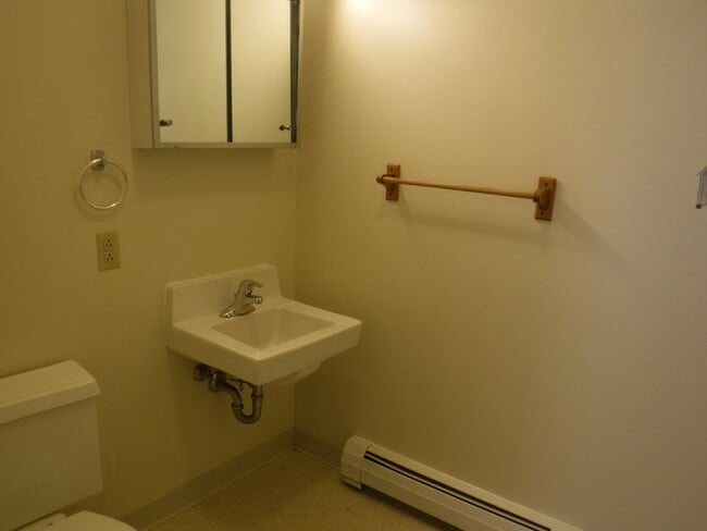 Building Photo - Duplex in the south hills