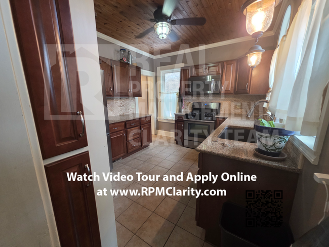 Building Photo - Beautiful 3 Bed/2.5 Bath Sandusky Home Available Today