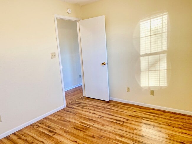 Building Photo - COMING SOON! Wonderful 3 Bedroom 2 Bathroo...