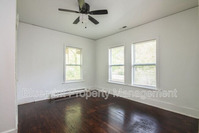 Building Photo - 4929 Avenue R