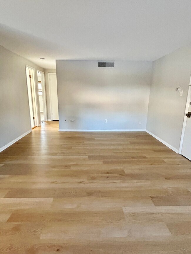 IMG_1800 - Oak Street Apartments