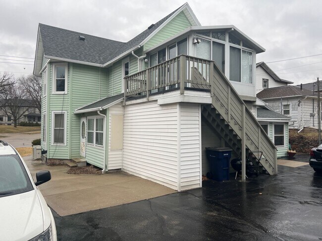 Building Photo - 408 Prospect Ave