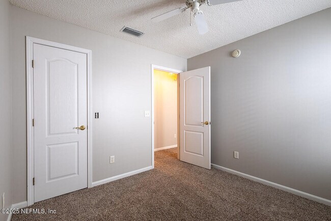 Building Photo - 1618 Highland View Ct